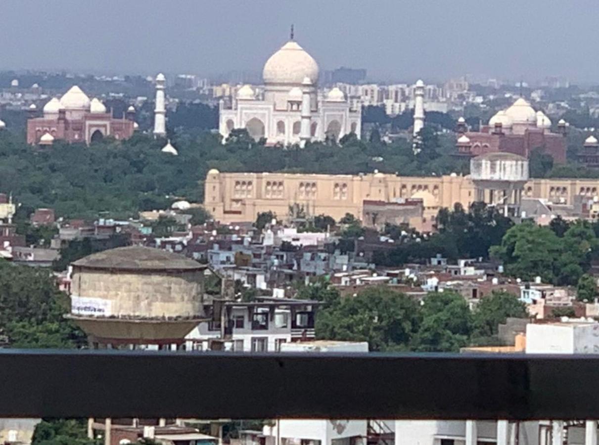 Luxury Penthouse With Taj Mahal View Lägenhet Agra  Exteriör bild